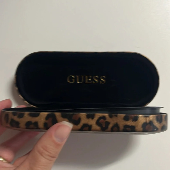 3 for $13 Imperfect Guess leopard print hard cover glasses case - Picture 5 of 8